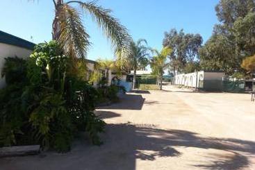 هتل A1 Cabins Ceduna