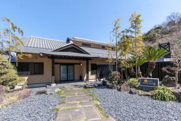 旅館 Ito Yukitei Kawana Bettei