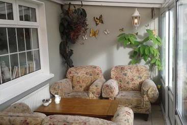 The Rose Garden Bed & Breakfast And Cafe