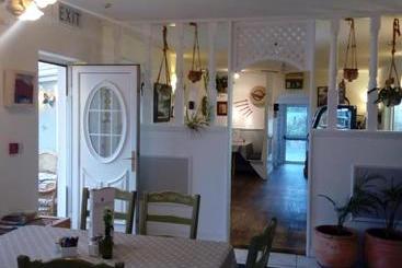 The Rose Garden Bed & Breakfast And Cafe