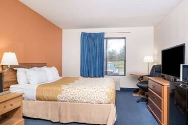 فندق Days Inn By Wyndham Black River Falls   Access To Atv Trail