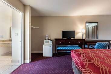 فندق Bay Breeze Inn