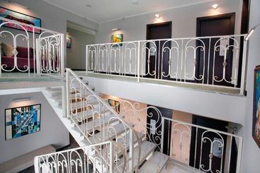 هتل Tishina Boutique