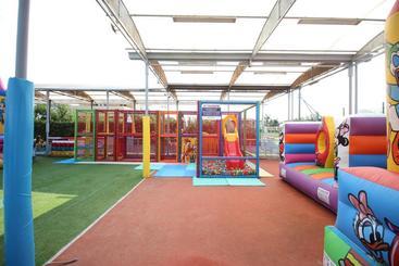 Rentopolis Villa Al Mareluna Village