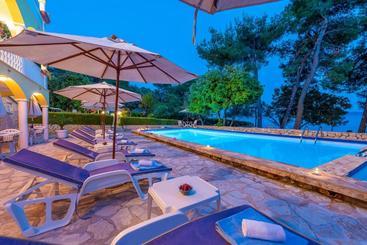 Villa Nela