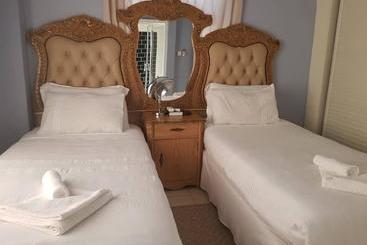 تختخواب و صبحانه Apelles Palace