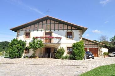Caserío Kamirune