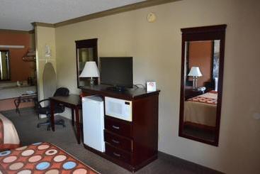 هتل Hill Country Inn And Suite