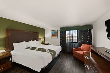 هتل Quality Inn & Suites Near I480 And I29
