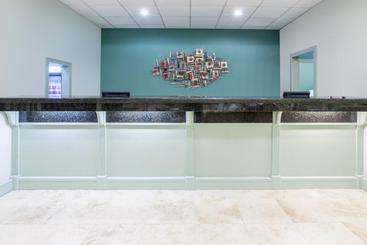 هتل Wyndham Garden Lafayette