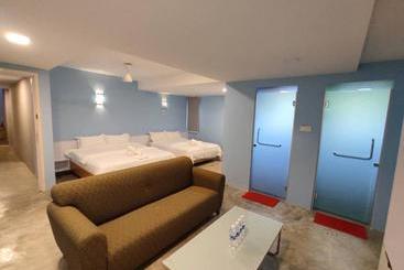 پانسیون Rick Home Teluk Intan