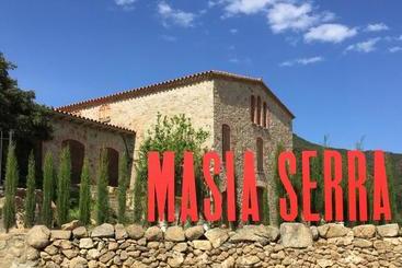 هتل El Recer De Masia Serra