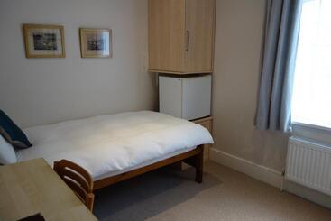 ベッドアンドブレックファースト Hatsue Guest House
