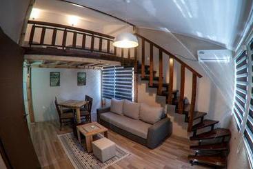 هتل Dionis Rooms & Apartments