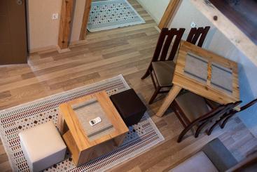 هتل Dionis Rooms & Apartments