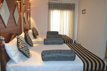 هتل Samren Restaurant And Guest House