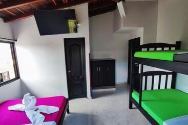 هتل Mi Techito Curiteño