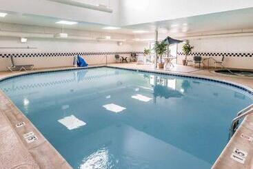 Отель Greentree Inn Denver Tech Center