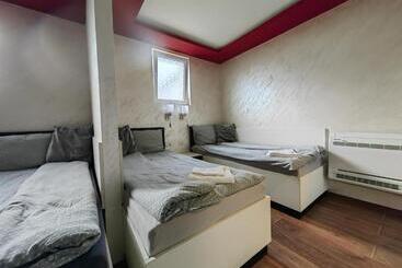 هاستل Oldbrick Pub