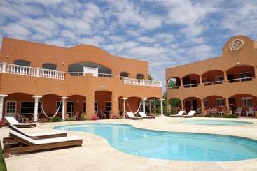 ホテル Las Victorias Apart