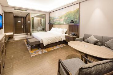 هتل Millennium  Zunyi
