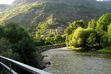 پانسیون New Sanahin