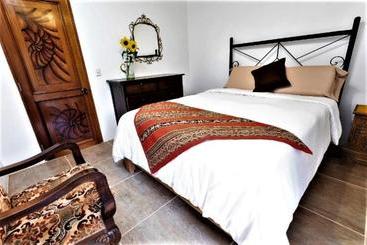 هتل Intirumi Inn