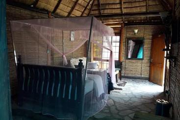 هتل Nyasi Eco Resort Kajjansi