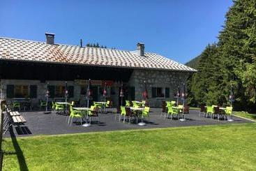 Пансион Restaurant Gautard   Chambres D Hôtes Les Tavaillons