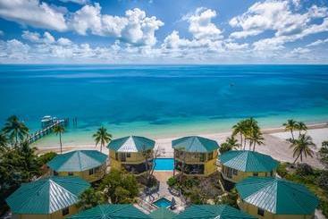 هتل Coco Plum Beach & Tennis Club & Marina