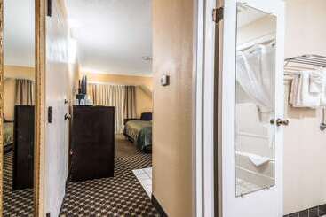 فندق Quality Inn Ithaca  University Area