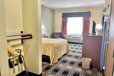هتل Quality Inn & Suites Wisconsin Dells Downtown   Waterparks Area
