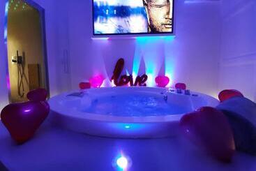 مبيت وإفطار Christian S Suites & Spa