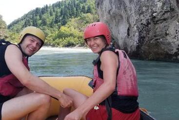بنسيون Keli Guest House& Rafting Adventures