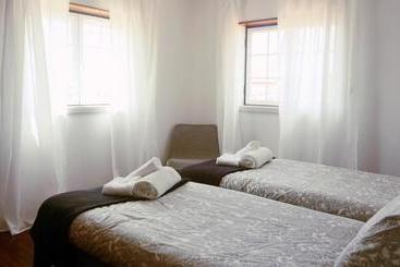 تختخواب و صبحانه Martin's Villa