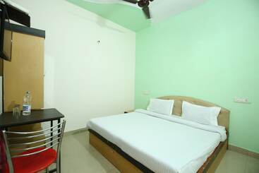 فندق Spot On 38121 Sunshine Lodge