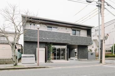 Grand Base Karatsu Ekiminami