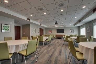 فندق Holiday Inn Express & Suites Aurora   Naperville, An Ihg