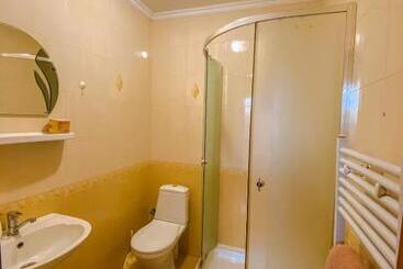 فندق صغير Domashnya Saduba