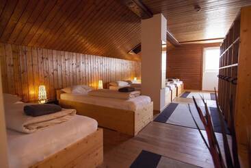 פנסיון Sust Lodge Am Gotthard