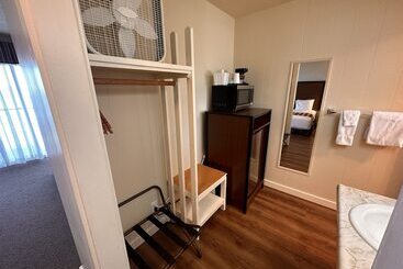 Astoria Crest Motel