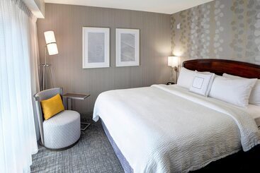 هتل Courtyard By Marriott Kokomo