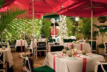 هتل The Chesterfield  Palm Beach