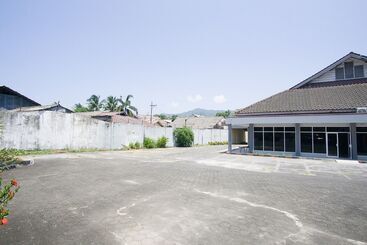 בית מלון כפרי Reddoorz Plus Near Pelabuhan Bitung