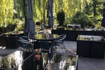 هتل Michelangelos   Rooms, Restaurant & Bar