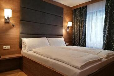 Golden Star Premium Apartments