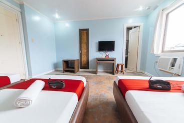 هتل Reddoorz @ N Roldan Street