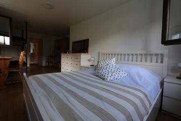 هتل Hostel Le Poussin