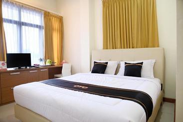 هتل Oyo 1612  Central City