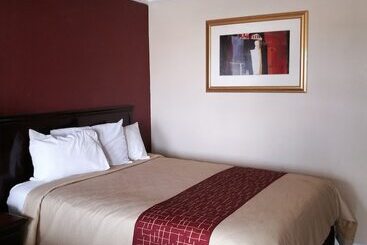 호텔 La Plaza Inn Los Banos